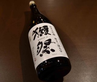 獺祭 純米大吟醸 三割九分 720ml【化粧箱なし】 - 地酒のカクイ